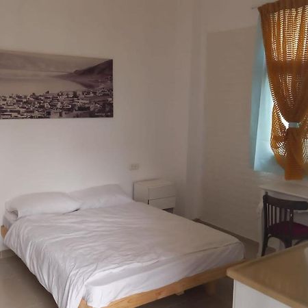 פינה שקטה דקה הליכה לכנרת והטיילת Apartamento Tiberíades Exterior foto