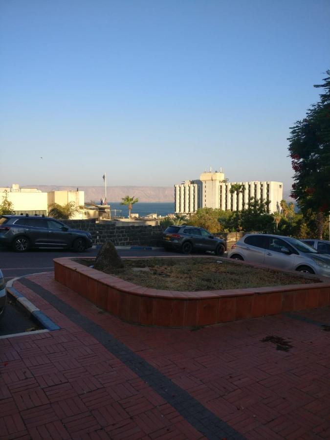 פינה שקטה דקה הליכה לכנרת והטיילת Apartamento Tiberíades Exterior foto